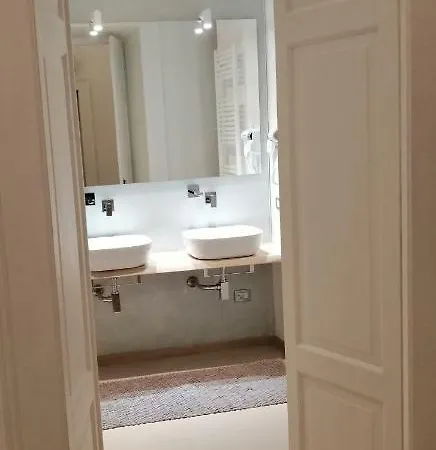 Bed and Breakfast 102 4*