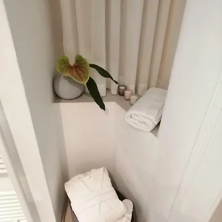 102 Bed and Breakfast Μπάρι