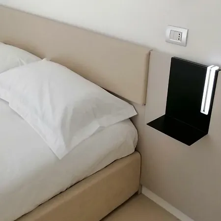 102 Bed and Breakfast 4*