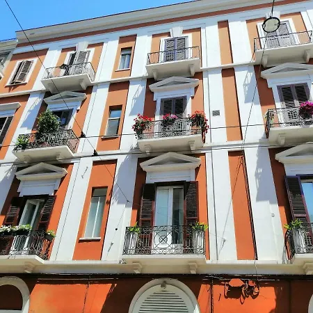102 Bed & Breakfast 2*