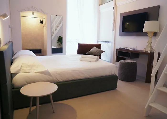 לינה וארוחת בוקר 102