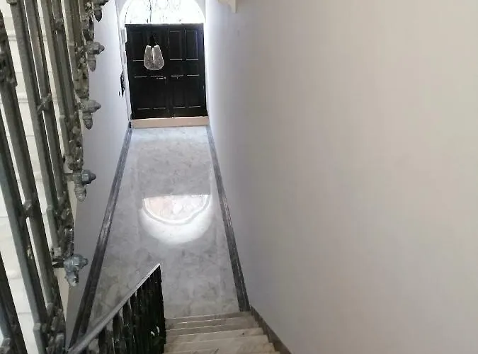 לינה וארוחת בוקר 102 4*